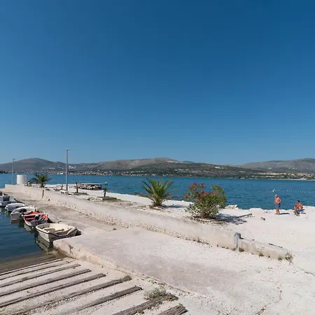 Apartman Snjezana By Interhome Trogir